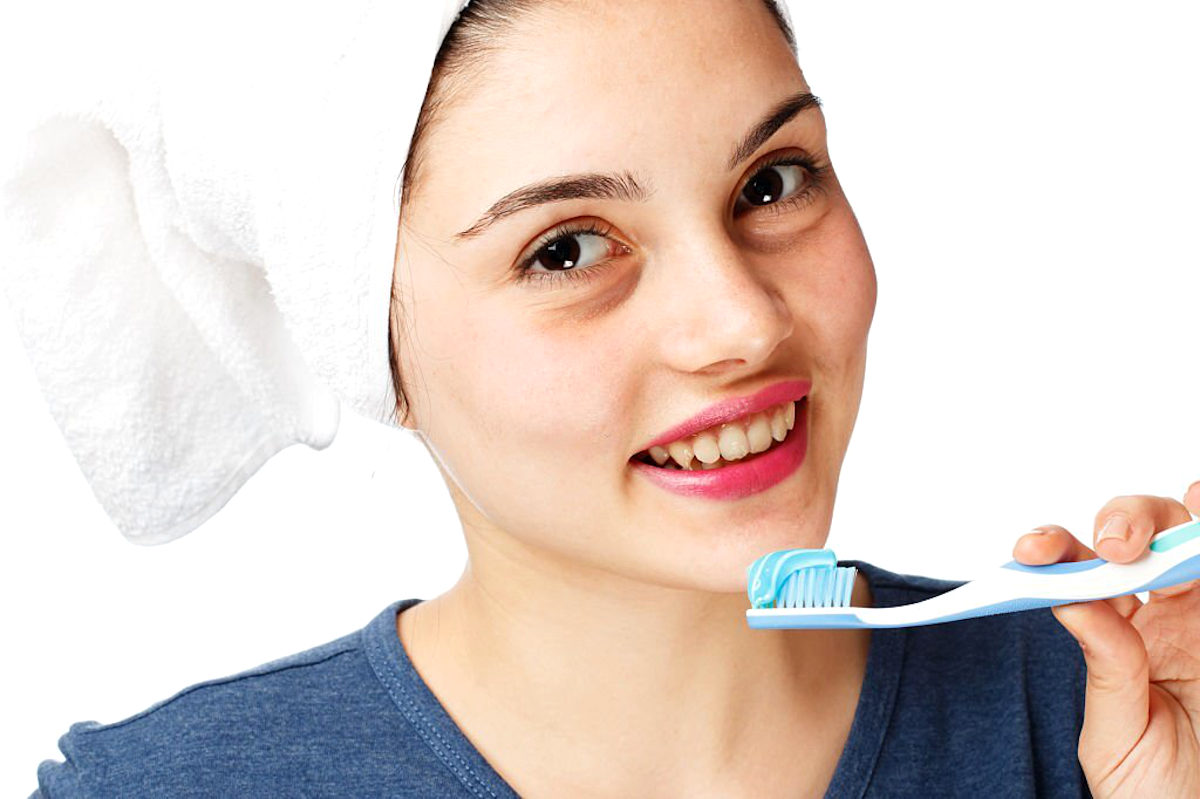 Pasta de dente ou creme dental são necessários para escovar os dentes