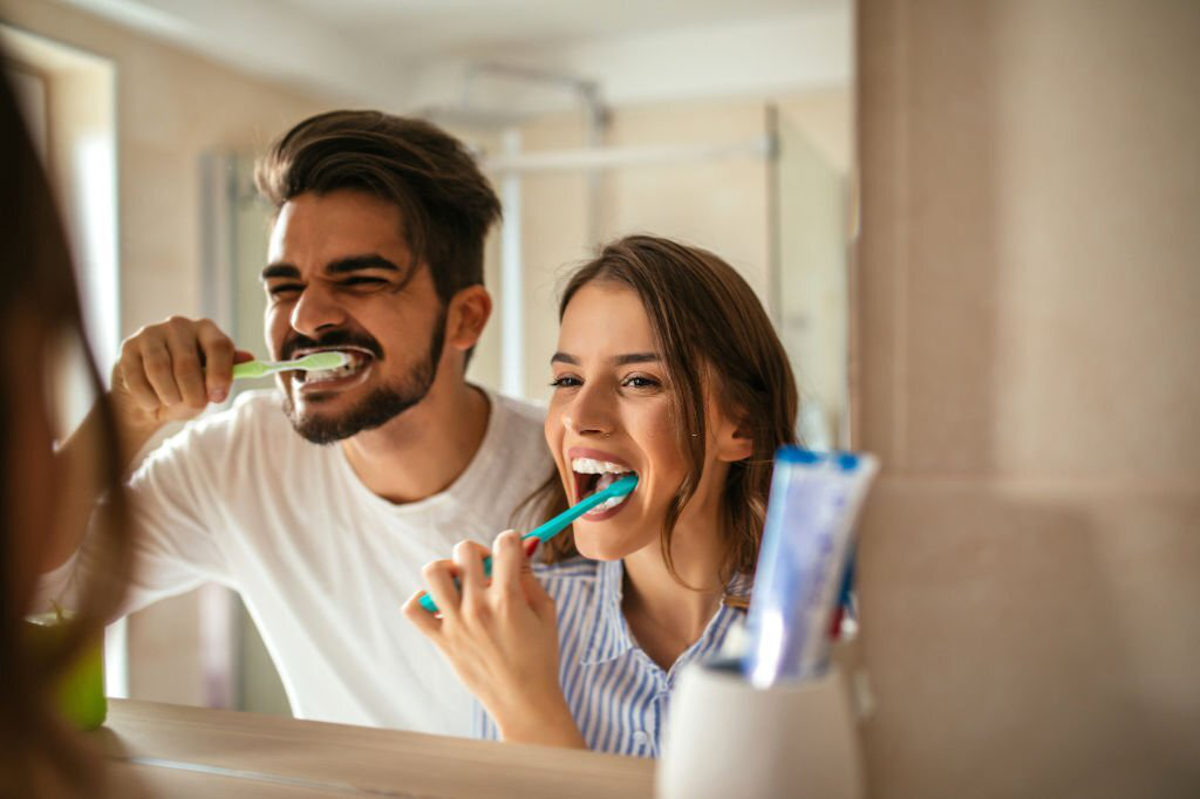 Por que usamos pasta de dente para escovação dentária?